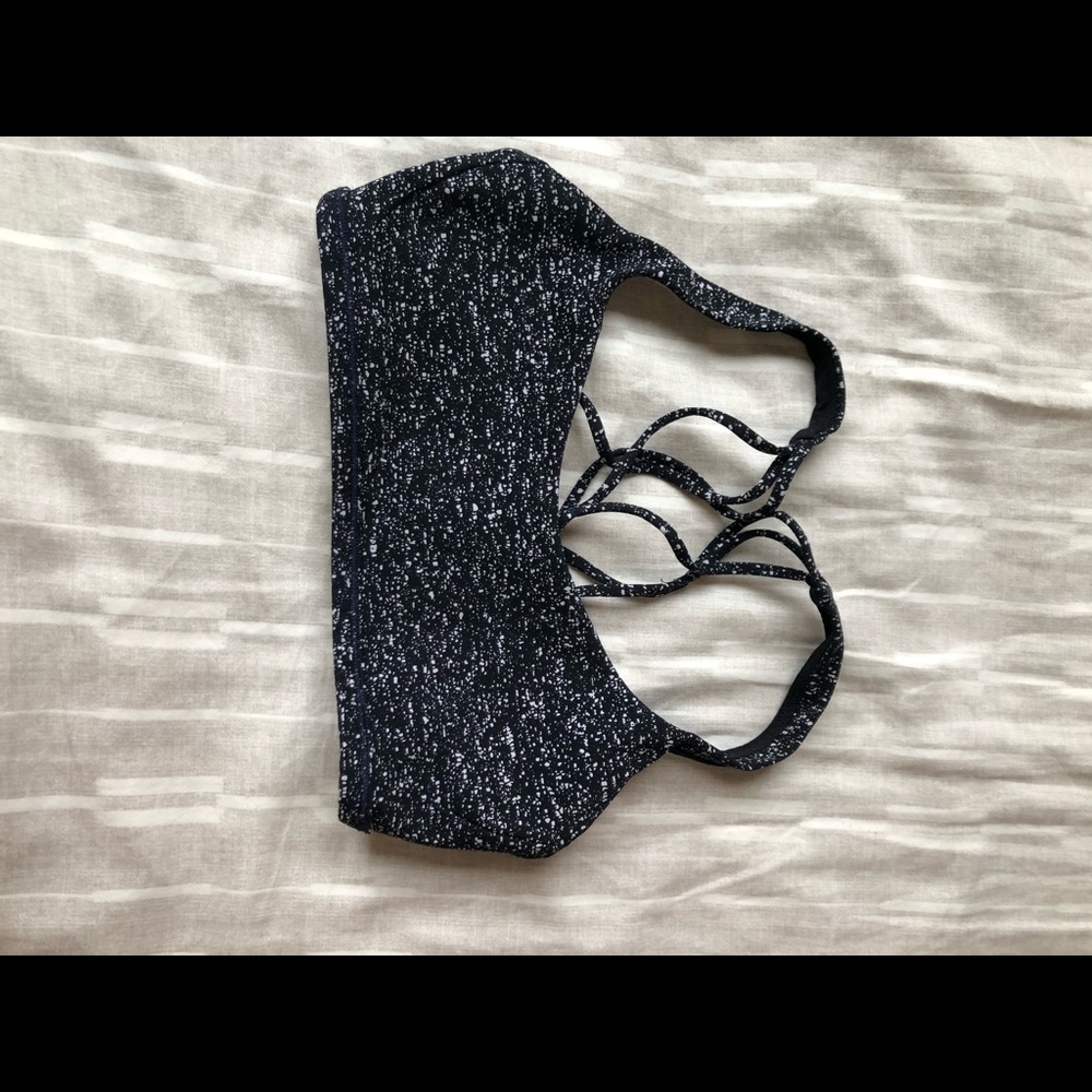 ✨Lululemon free to be zen bra✨